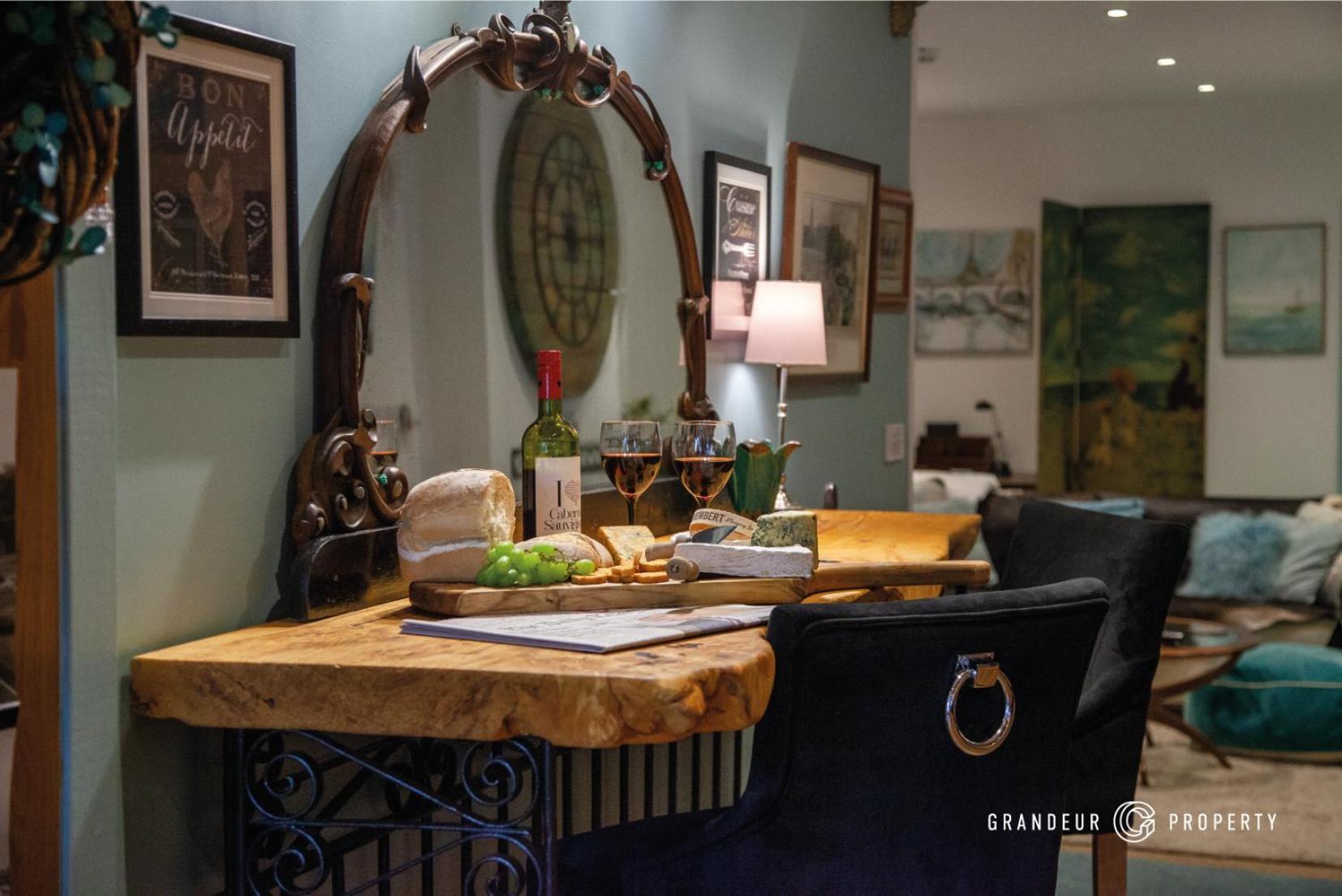 The Garden View Suite By Grandeur Property Борнмът Екстериор снимка