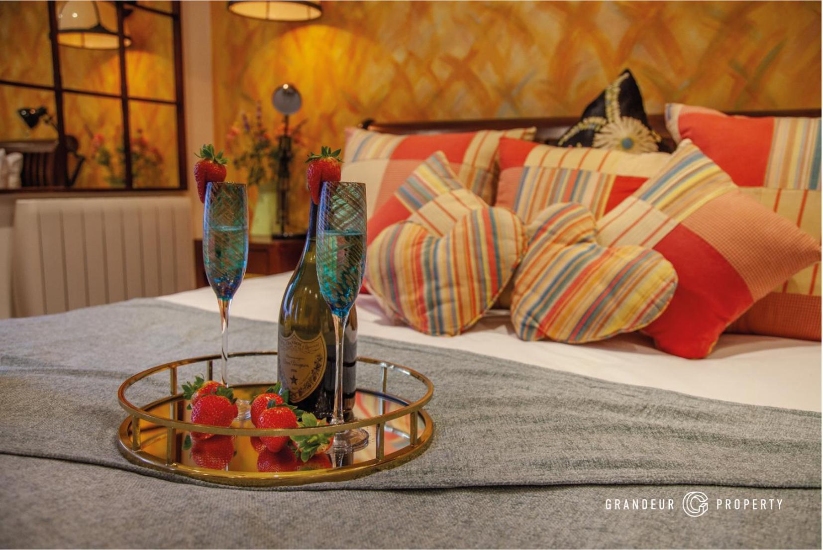 The Garden View Suite By Grandeur Property Борнмът Екстериор снимка