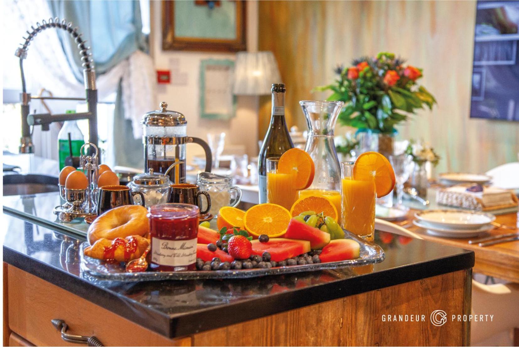 The Garden View Suite By Grandeur Property Борнмът Екстериор снимка